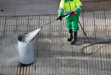 how-to-clean-an-outdoor-trash-can-1697041800